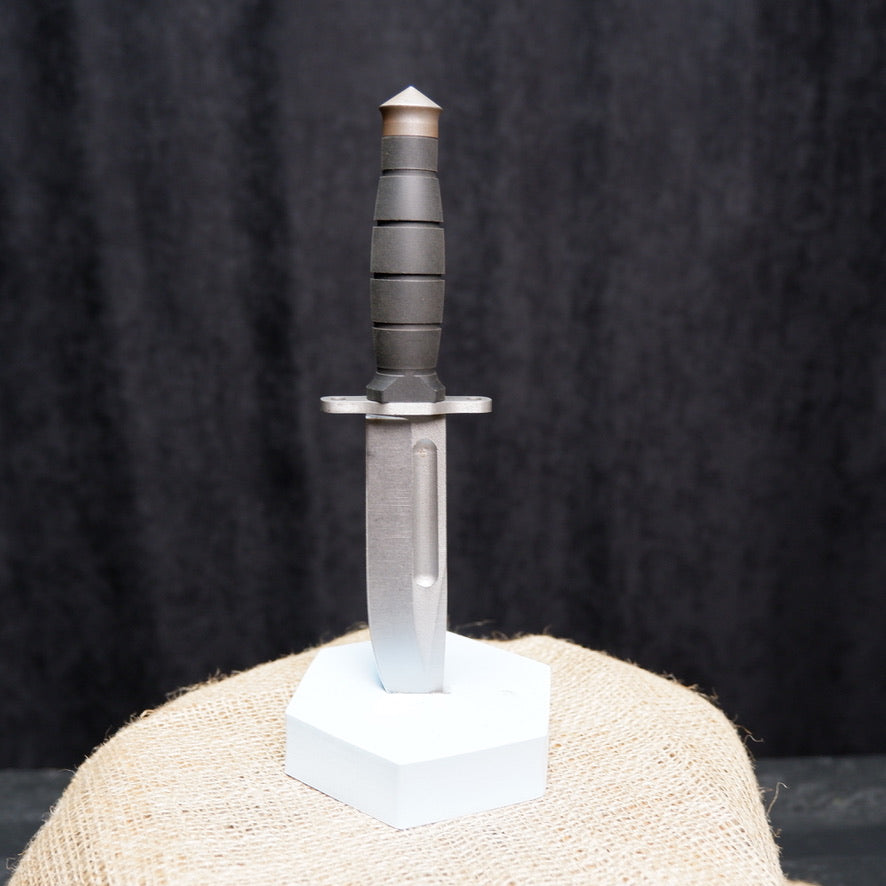 Handmade Artisan Knife | Traditional Metalwork | Collectible Craftsmanship