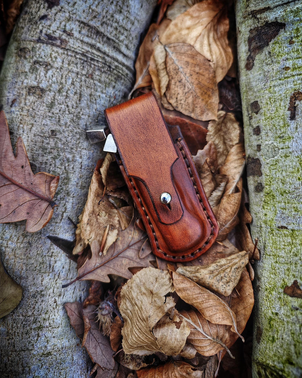 Perfect Blend of Style and Functionality Leather Knife Bracelet Utility Bracelet Compact Knife Sheath Outdoor Essential Versatile Accessory