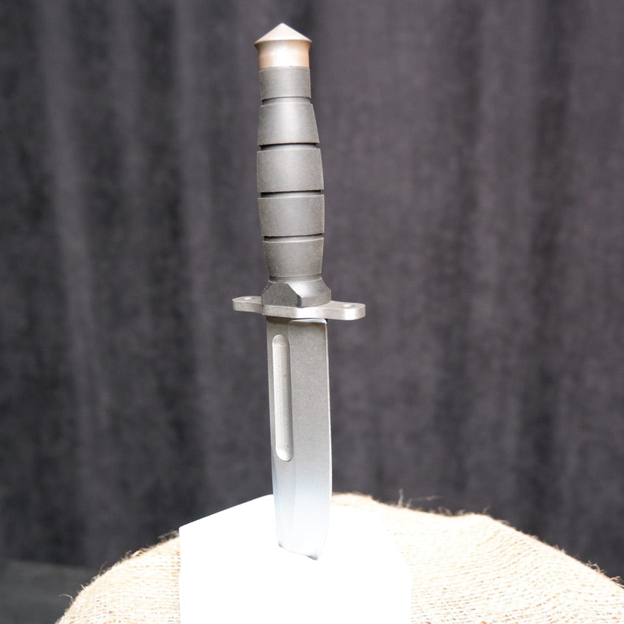 Handmade Artisan Knife | Traditional Metalwork | Collectible Craftsmanship