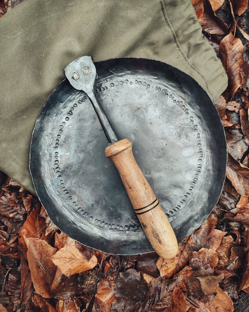 Bushcraft primitive hand forge camp pan with genuie leather bag