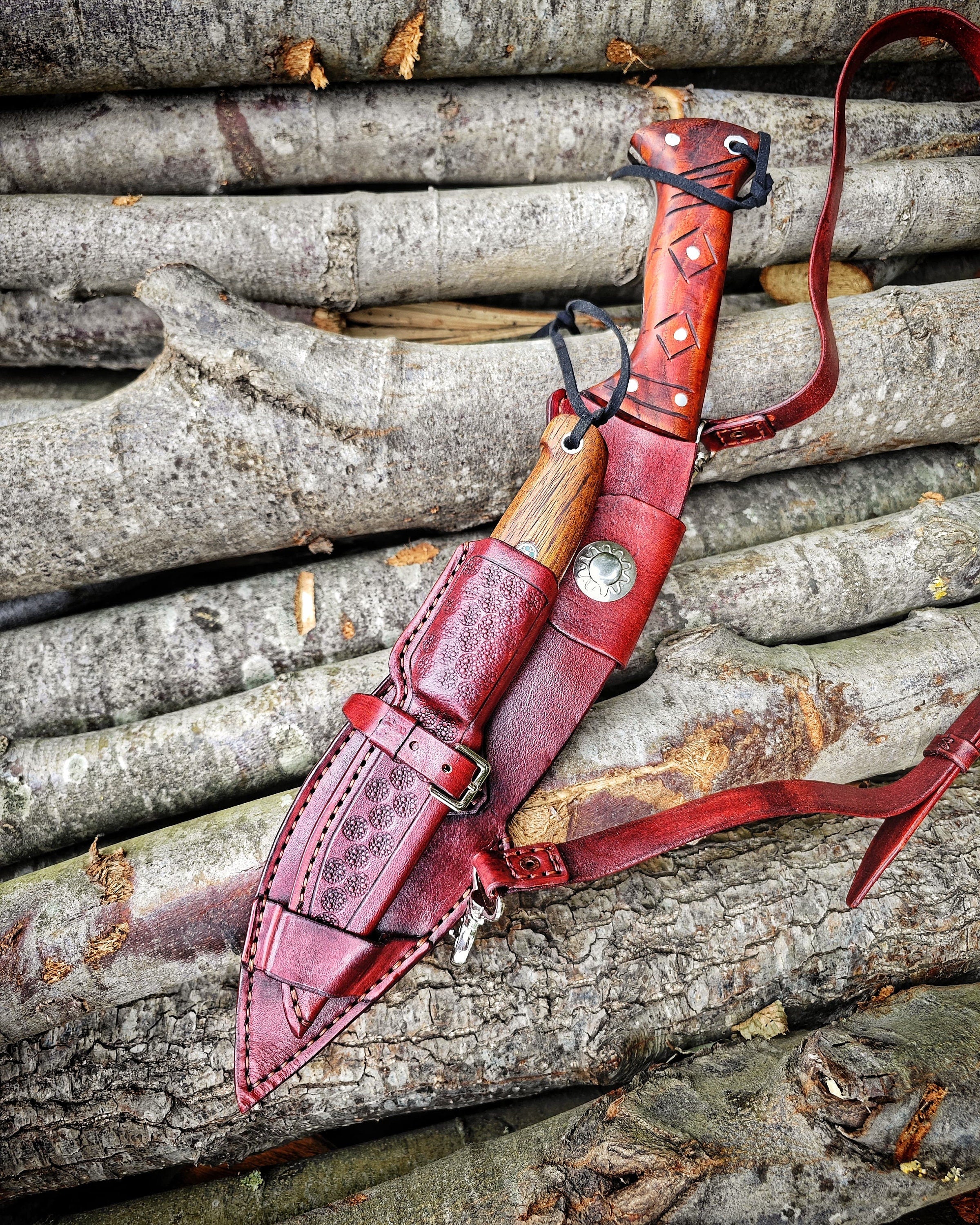 Authentic Nepal Kukri and Handcrafted Pukko Knife: A Modern Interpretation of Traditional Craftsmanship