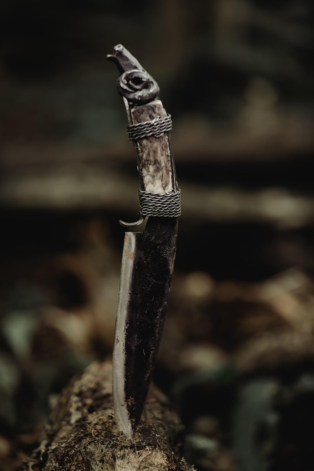 Blacksmith hand forged handmade custom carbon steel romanian expert soldier knife