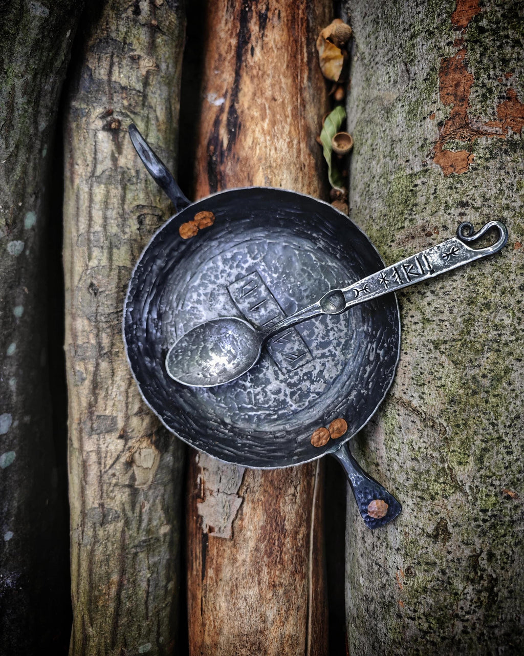 The Spirit of the Middle Ages: Viking-Inspired Pan and Iron Spoon Set with Handcrafted Leather Bag Bushcraft Camping Primitive life