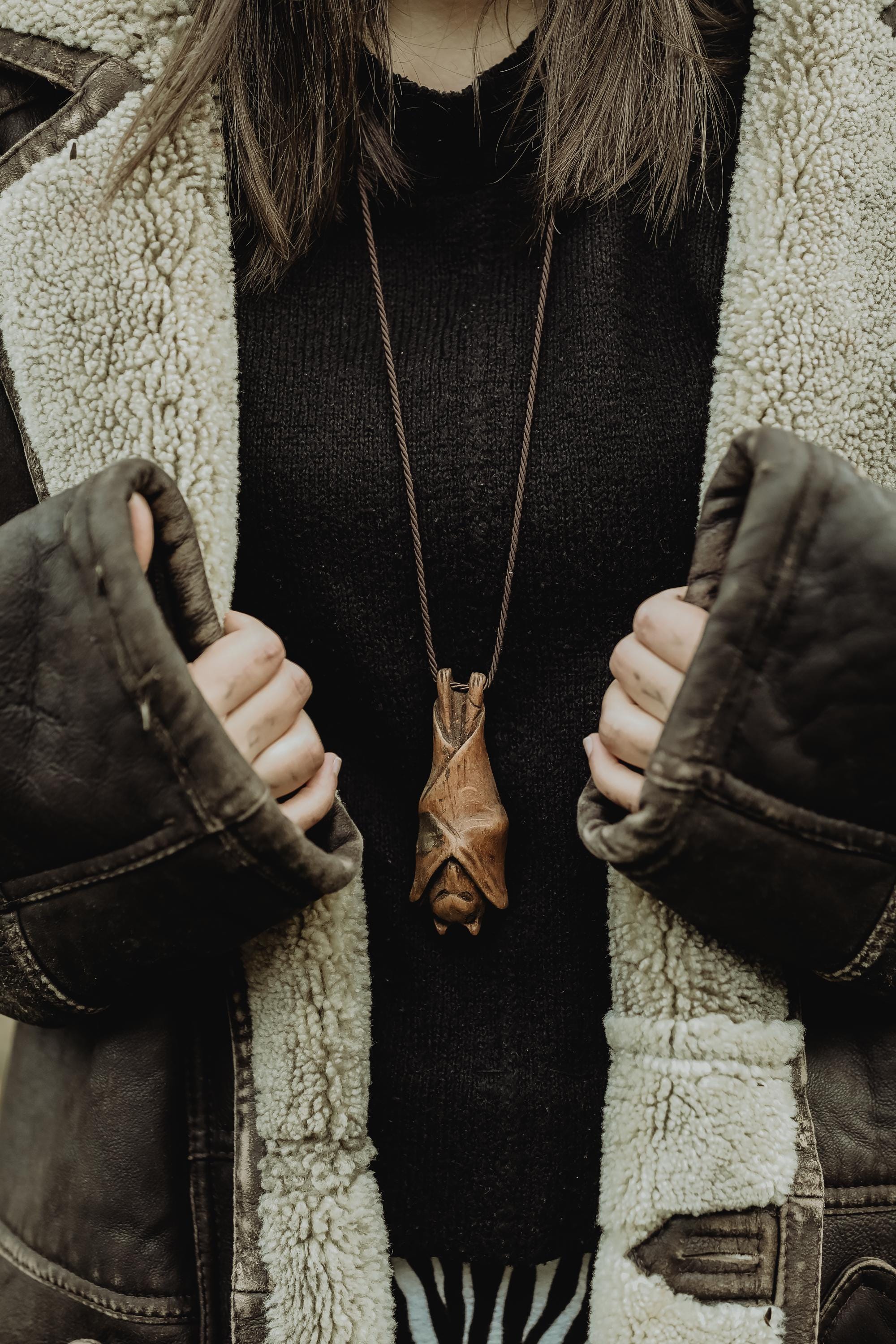 Lucky Dracula Bat Necklace Wooden Reversed-Hanging Dracula Bat Necklaces Pendant