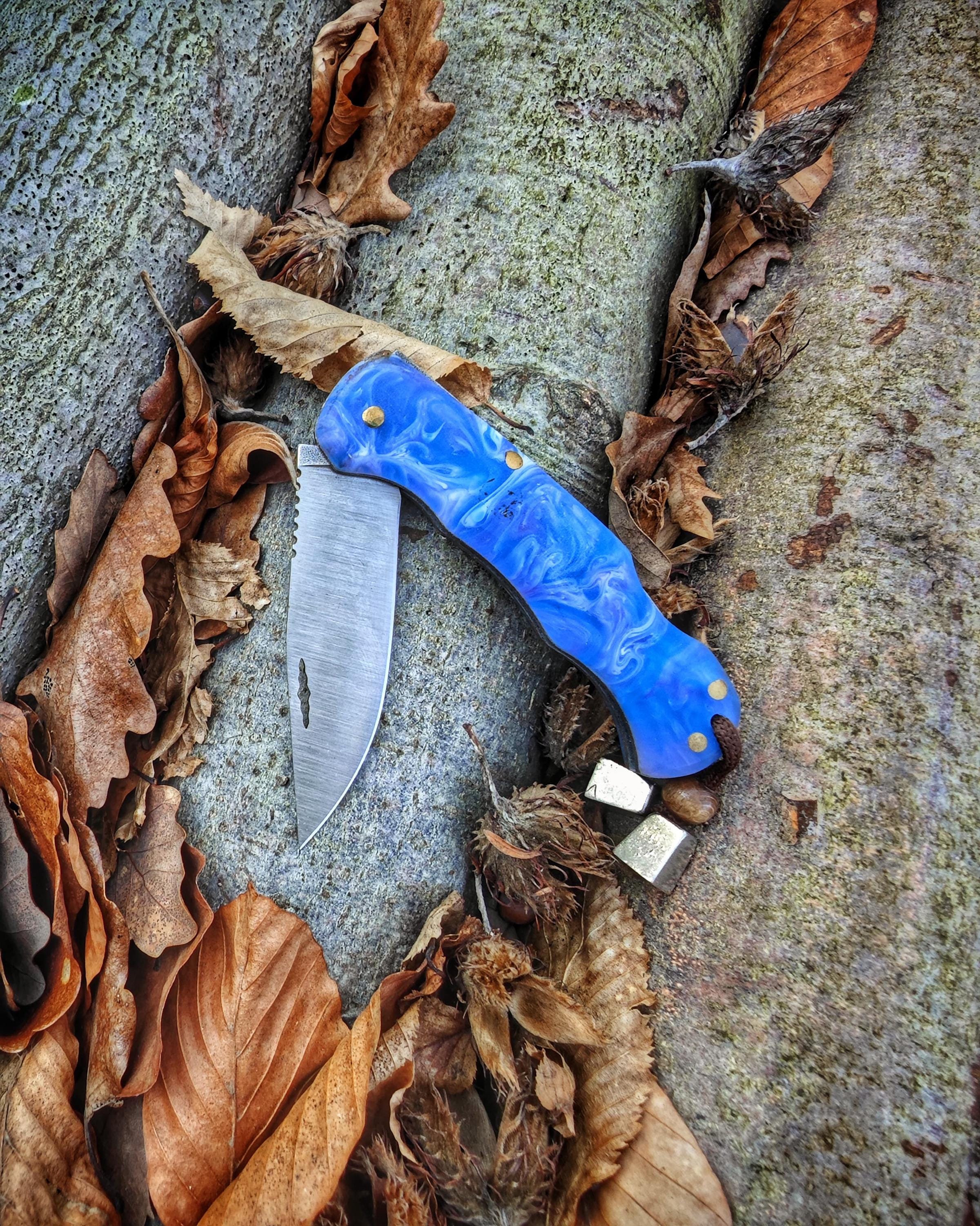 Handmade Genuine Leather Bracelet and Folding Knife Set – Snap-On Design, Hand Stitched, Perfect for Outdoor and Everyday Use